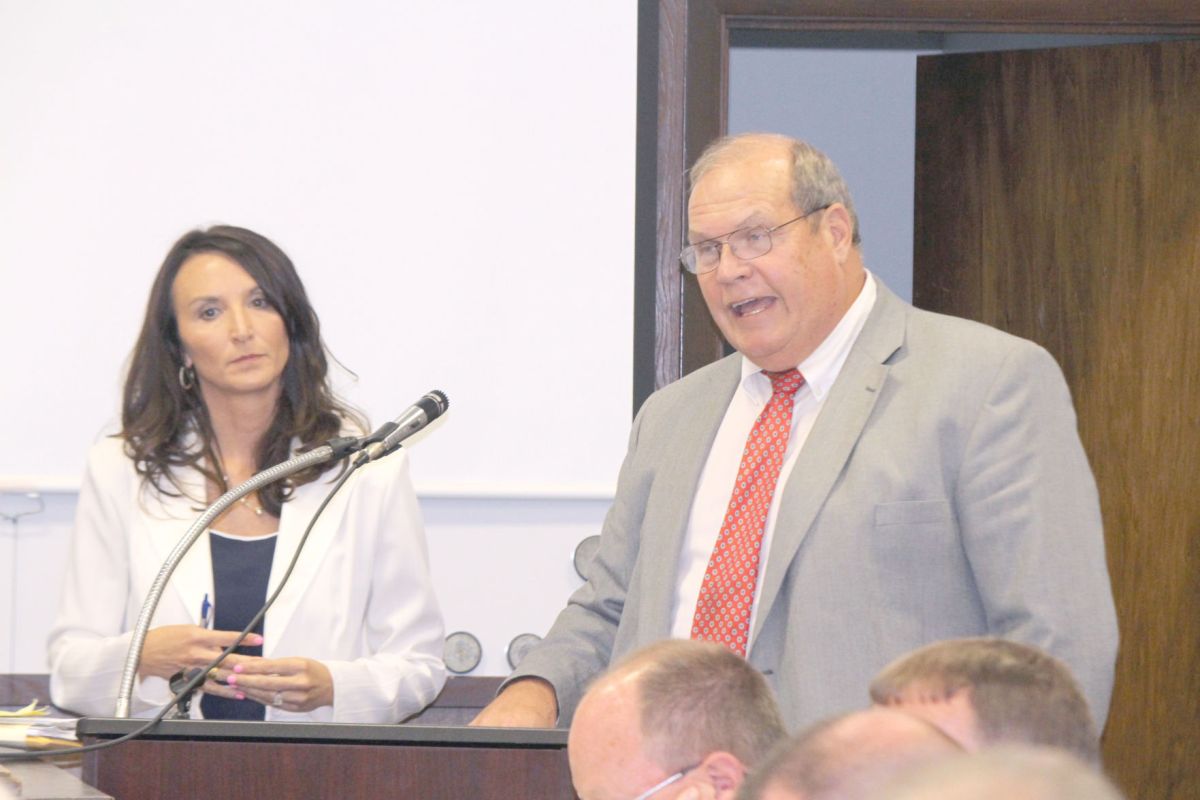 Attorney greene jessee opioid woolsey greenevillesun hiring tells recommends commissioners