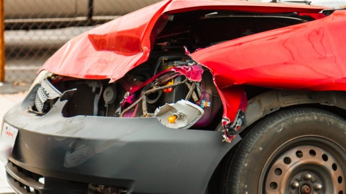 How much do insurance companies pay for totaled cars